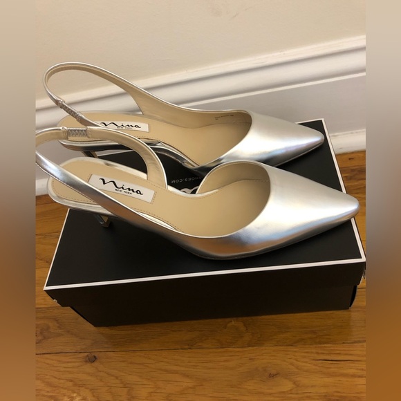 Nina Shoes NINA60S Silver Metallic Pointed-Toe Sling-Back Classic Pump - Picture 5 of 13